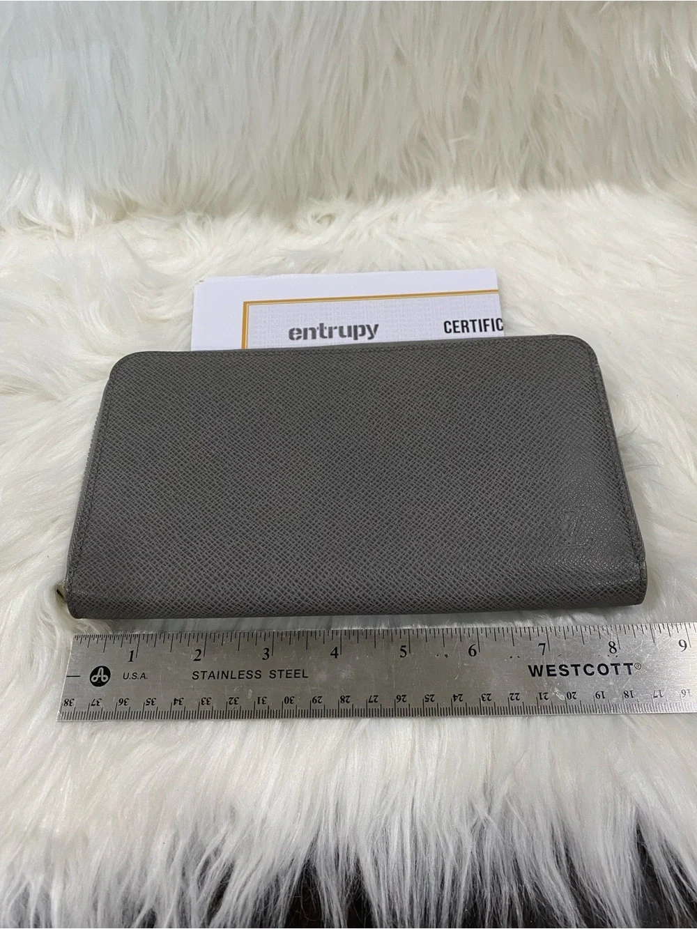 Louis Vuitton Men's Gray Taiga Leather Zip-Around Wallet - Organizer - Picture 15 of 16
